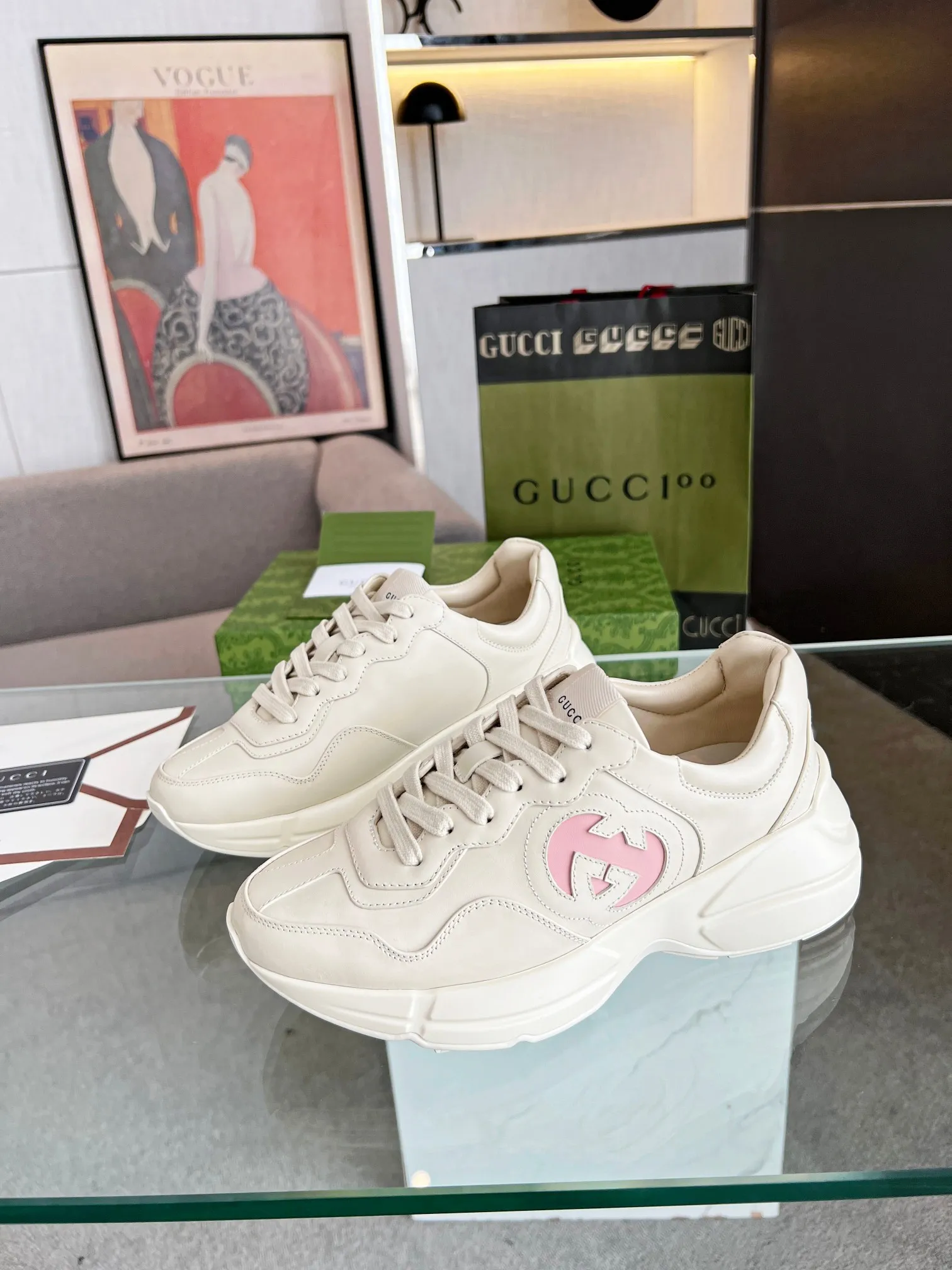 P800 2023 top version, purchase the original version and disassemble it, new color matching, 🔵"gucci Gucci" new dad shoes, 🔜purchasing level, 🔵couples👫 style 🔜Versatile in all seasons🔜 Upper: imported cowhide🐮 Lining: original grade A mixed sheepskin, sole: the latest original developed TPU vacuum, with edges Midsole: with logo Lasting technology, size: women's size 35-40, men's size 40-44, with chip, 💯with counter genuine packaging